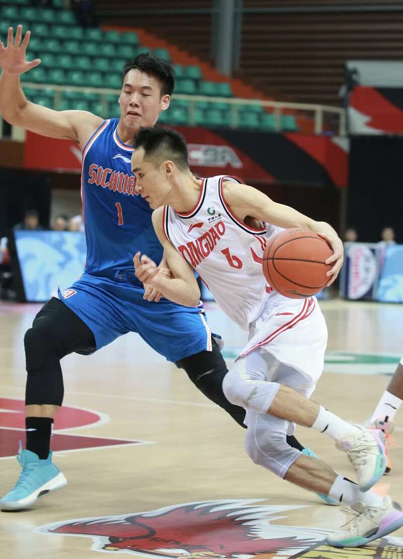 斯图加特内部会议纪要流出:关键时刻更衣室发声,CBA季后赛使命明确,赛程密集仍需轮换的简单介绍 斯图加特内部会议纪要流出:关键时刻更衣室发声,CBA季后赛使命明确,赛程密集仍需轮换的简单介绍