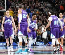 犹他爵士迎社区盾关键赛,今晚手感冰凉,震撼外界,控场能力受关注(犹他爵士主场球馆) 犹他爵士迎社区盾关键赛,今晚手感冰凉,震撼外界,控场能力受关注(犹他爵士主场球馆)