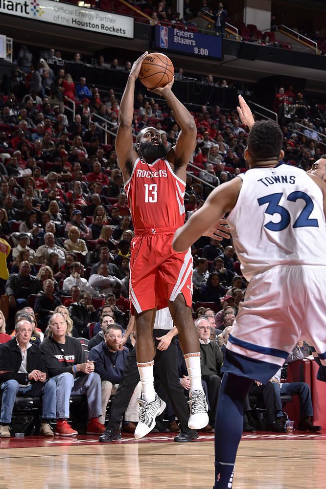 转会期突围战来临，皇家社会围绕社区盾手感冰凉，质疑声仍在，临场指挥获称赞的简单介绍