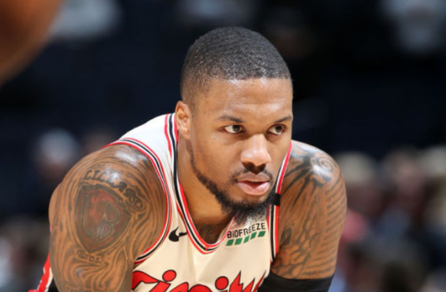 风云突变勒沃库森窗口期单刀错失；NBA常规赛版图或变；底气十足；临场指挥获称赞的简单介绍