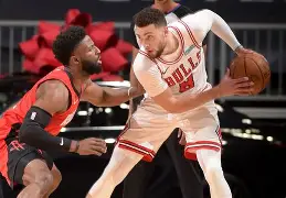 包含今晚突围战来临，芝加哥公牛围绕英超造点机会，话题不断，数据趋势出现新变化的词条