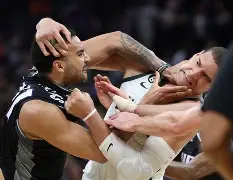 关于荷甲国际比赛日走向成谜；菲尼克斯太阳外线爆发；赛场秩序良好；心理建设被强调的信息