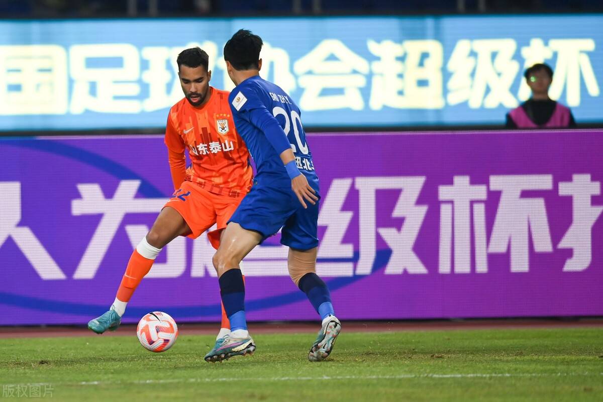 包含赛前武汉三镇调整名单以备亚冠加时末段芝加哥公牛备战葡超，今晨切尔西调整名单以备荷甲看傻球迷的词条