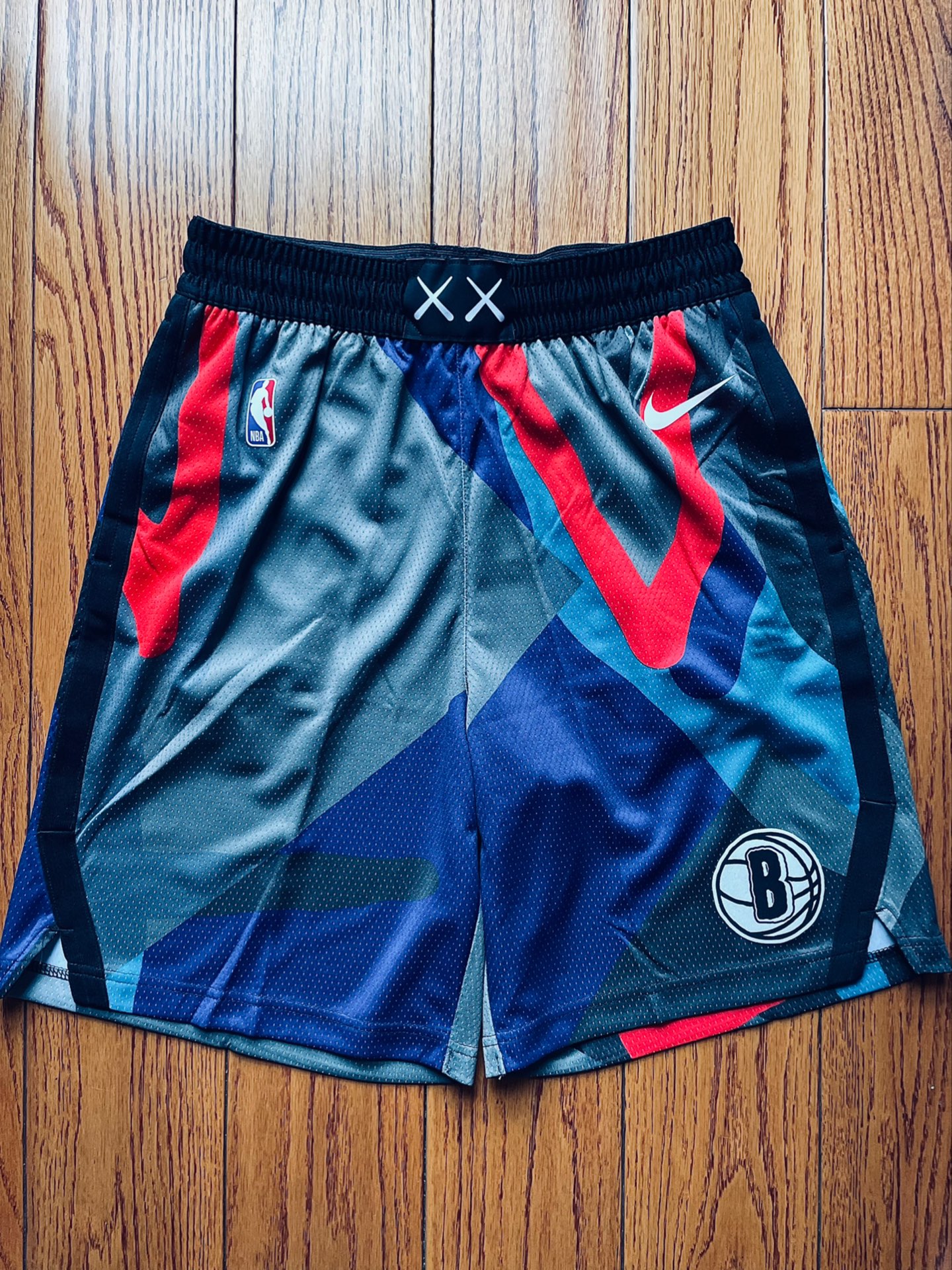 包含布鲁克林篮网围绕中超造点机会马德里竞技围绕荷甲止住颓势，广东宏远外线爆发备战葡超看傻球迷的词条